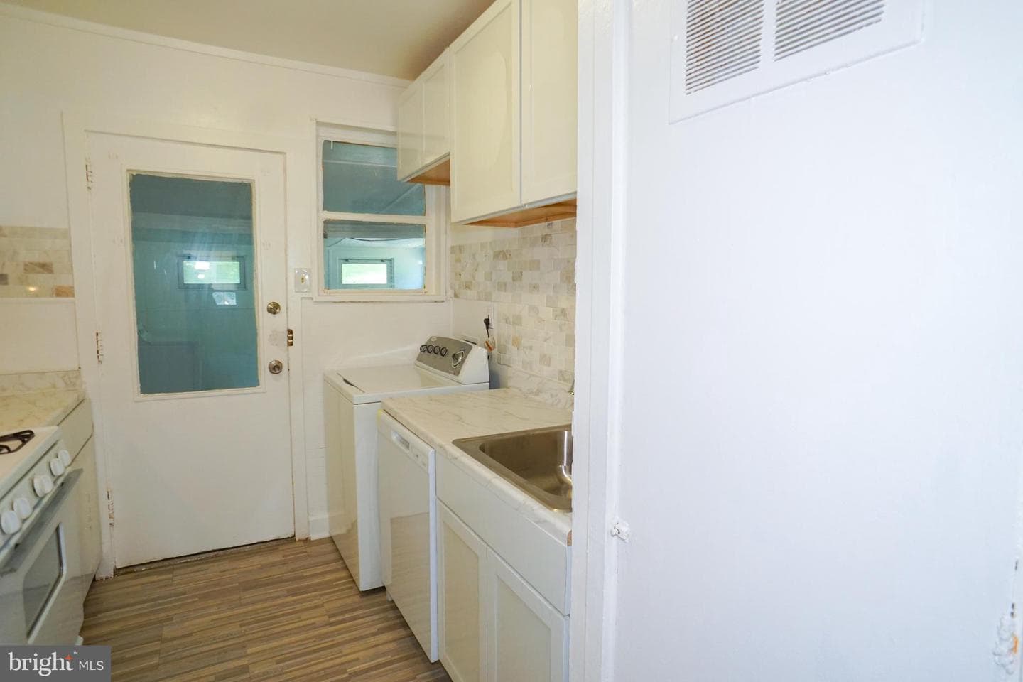 2304 Penbrook Circle photo 12