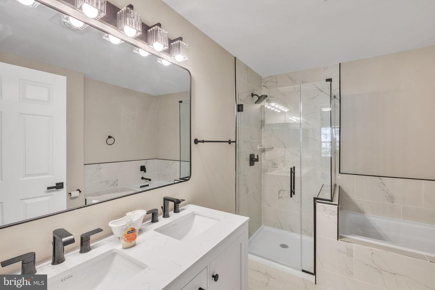3706 Excalibur Court #201 photo 14