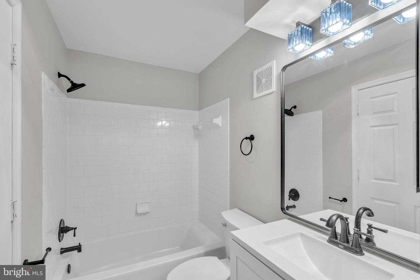 3706 Excalibur Court #201 photo 5