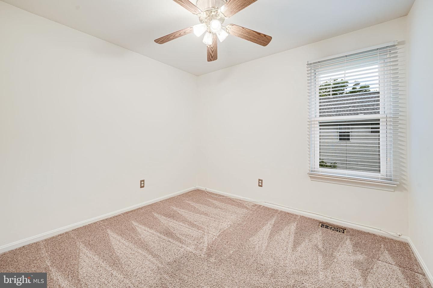 12211 Guinevere Place photo 11