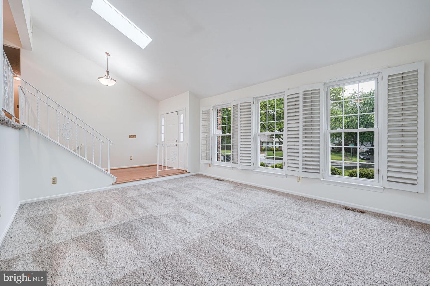 12211 Guinevere Place photo 4