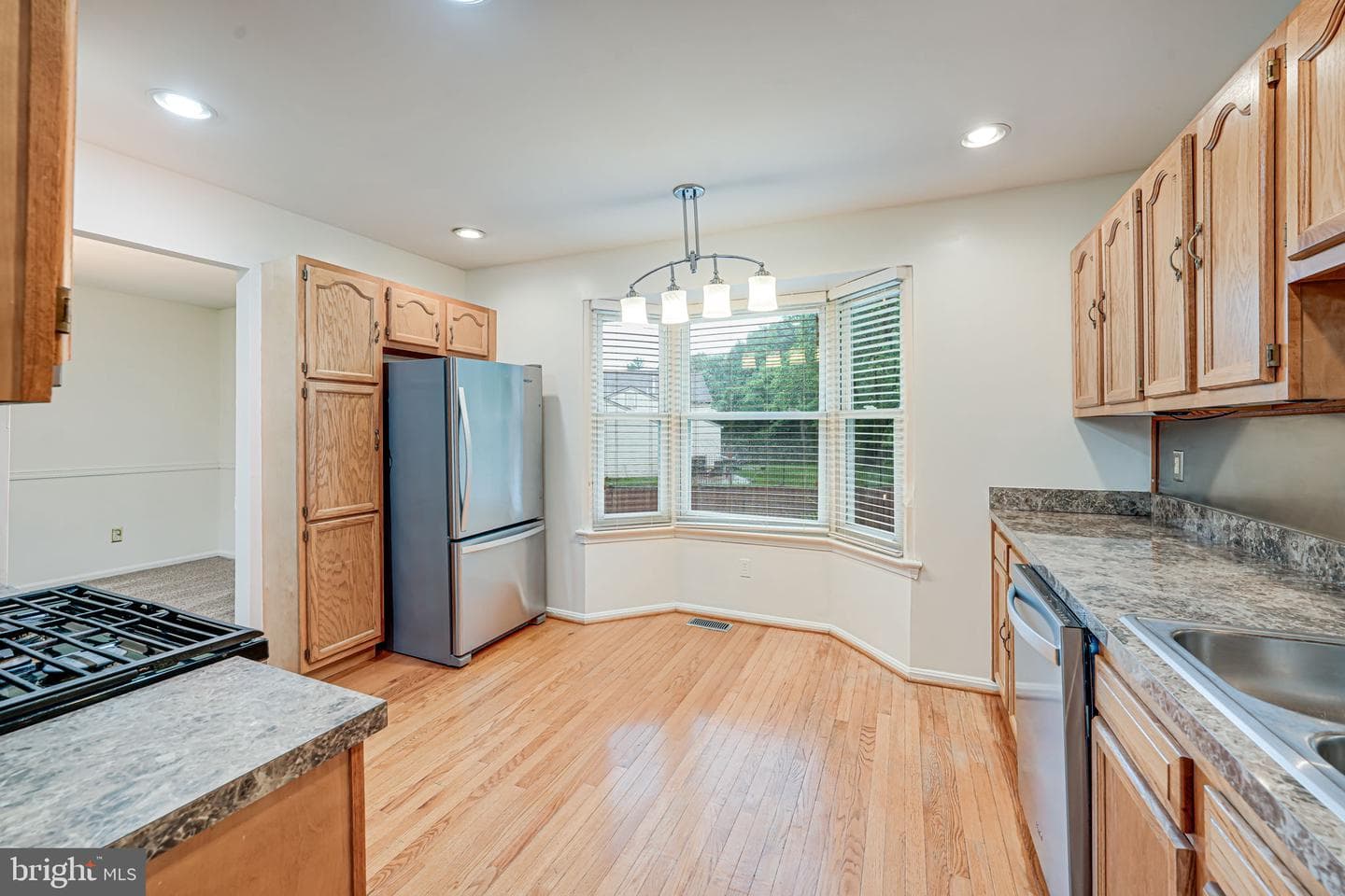 12211 Guinevere Place photo 6