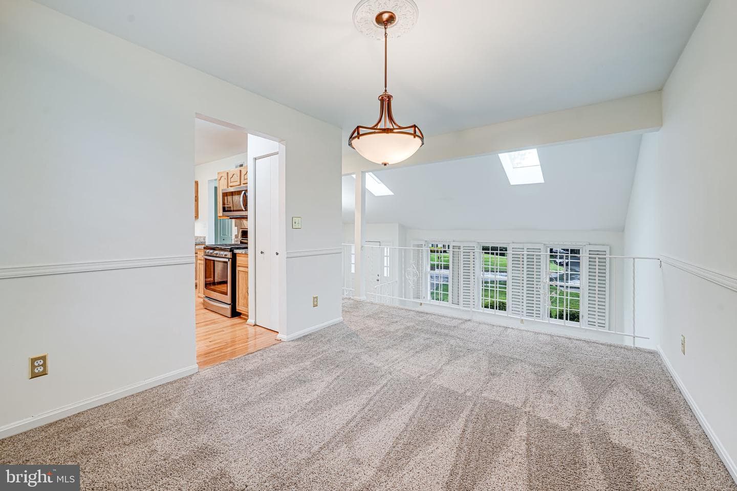 12211 Guinevere Place photo 7