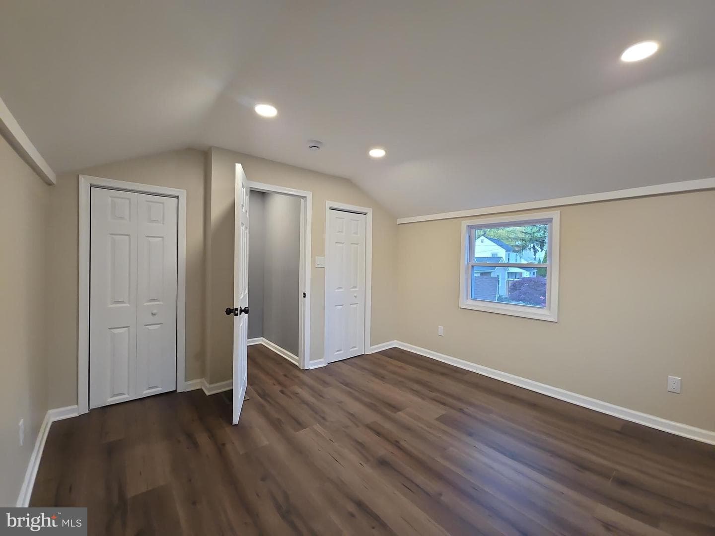 135 Seneca Drive photo 24