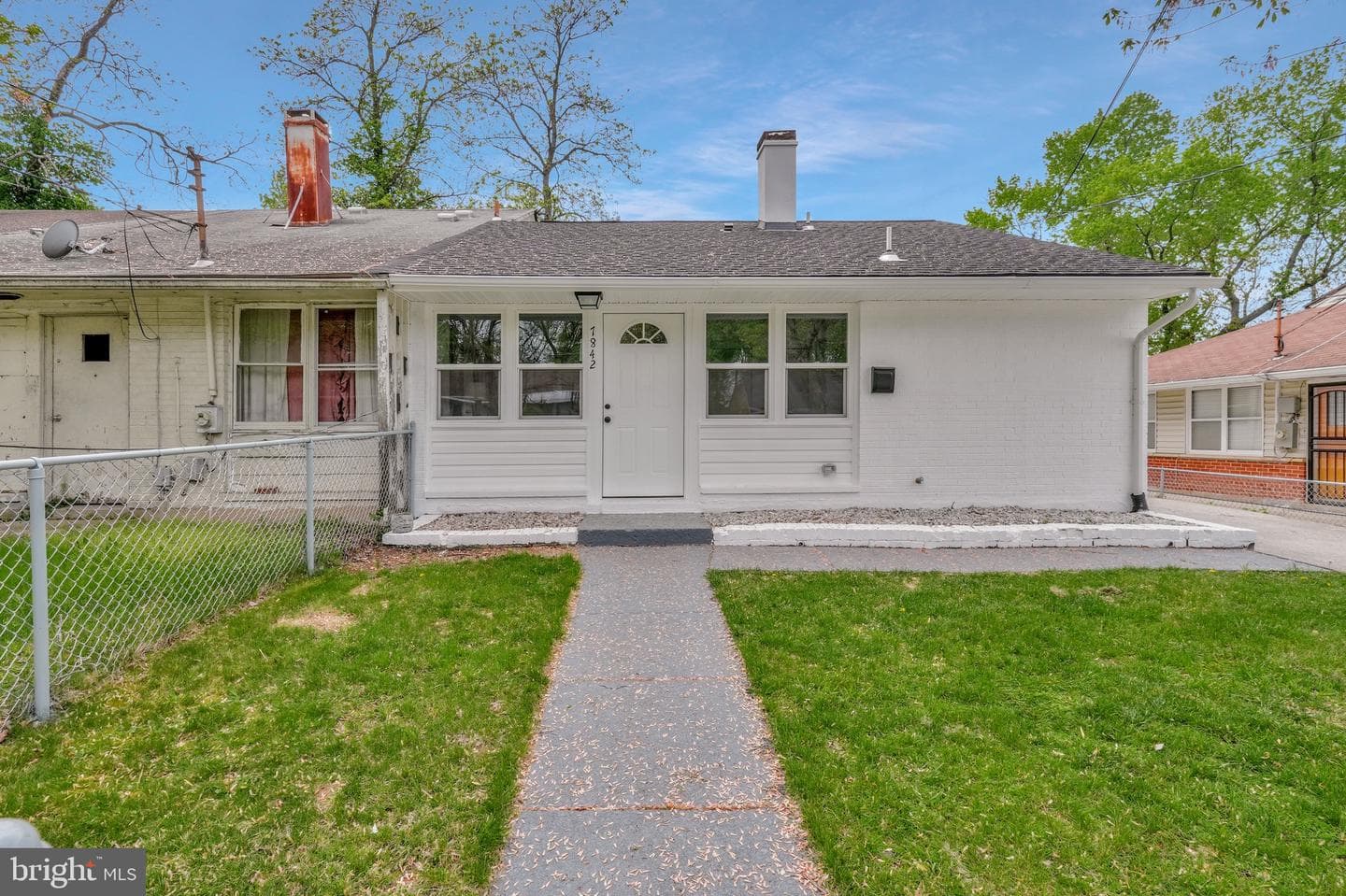 7842 Burnside Road photo 1