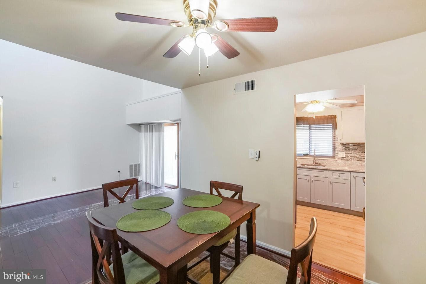 15708 Dorset Road #304 photo 9