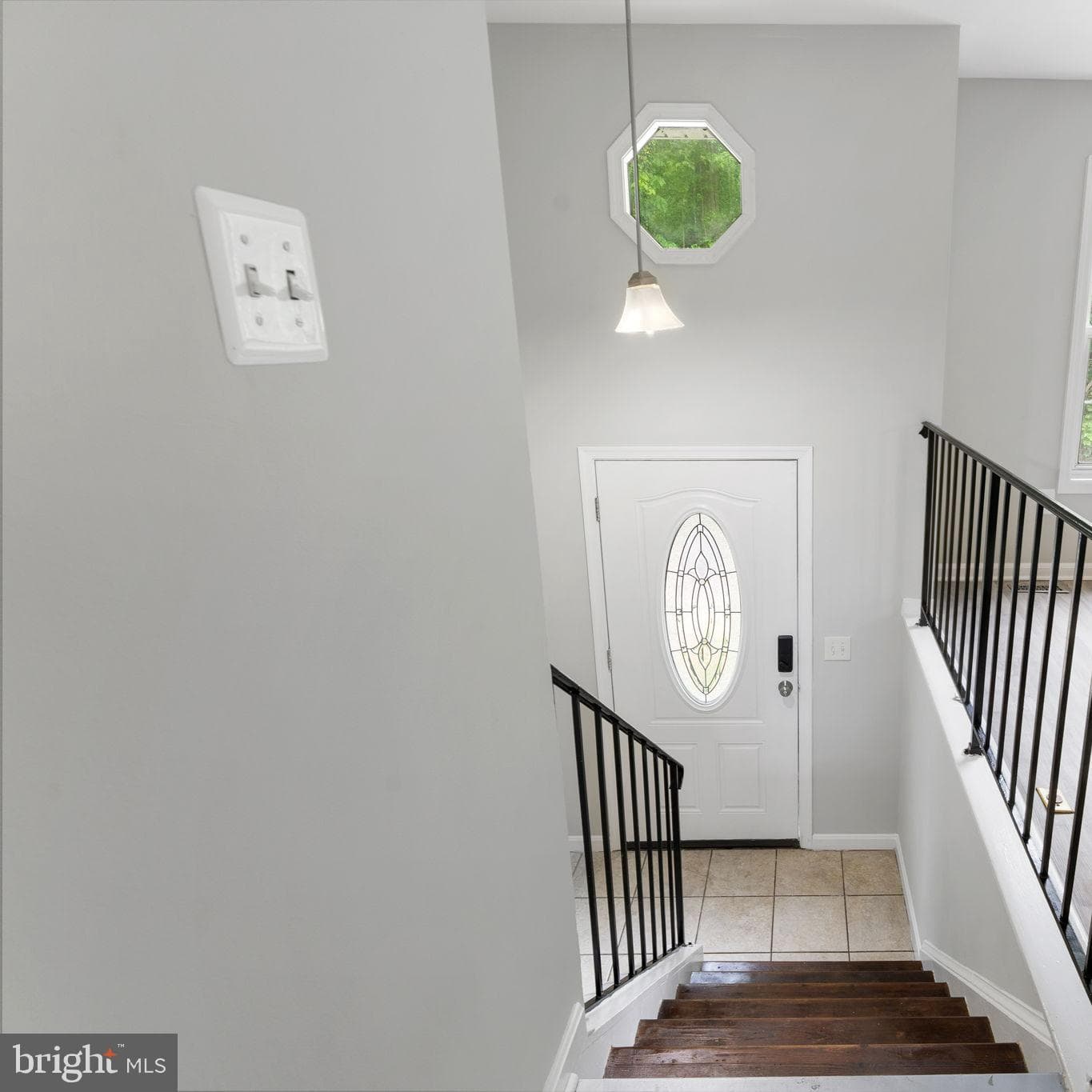 300 Goldleaf Ave photo 20