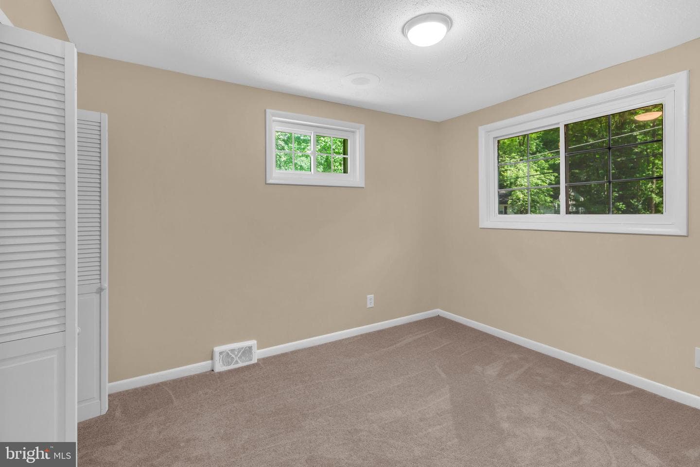 7509 Glade Drive photo 12