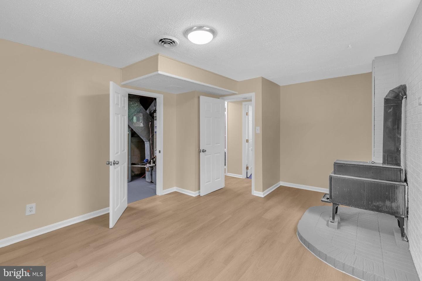 7509 Glade Drive photo 17