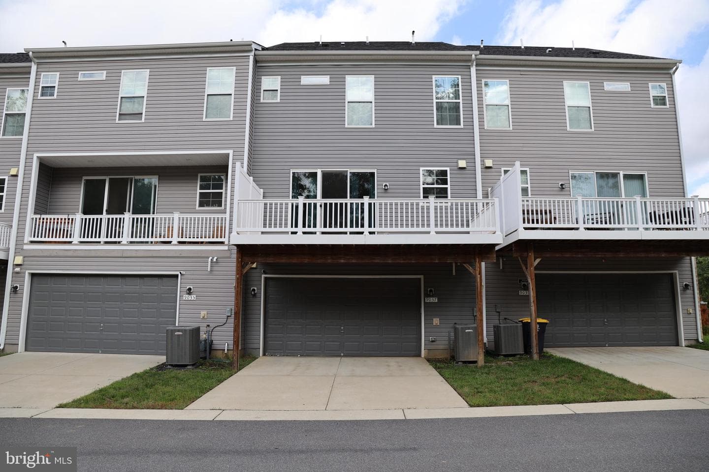 9037 Elk Avenue photo 29