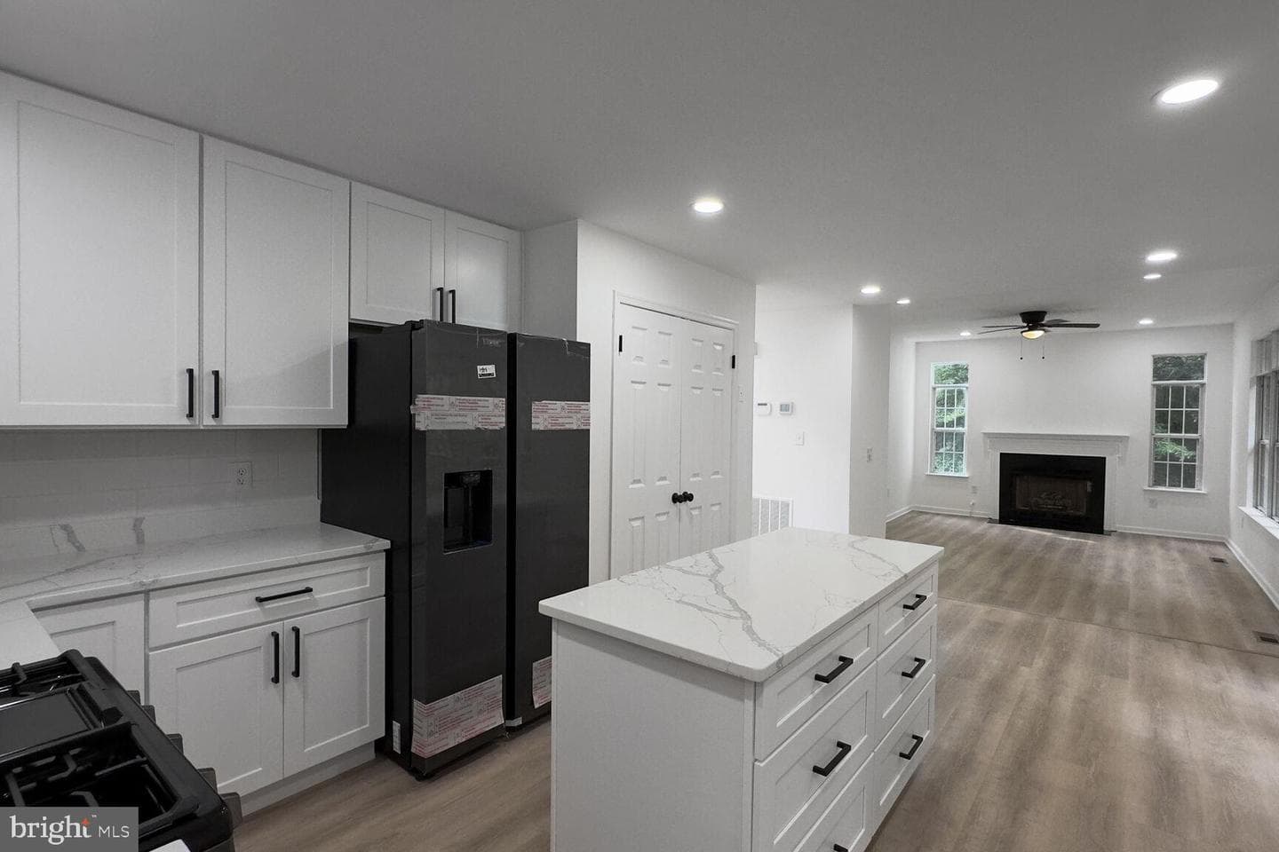 8916 Gladeside Drive photo 3