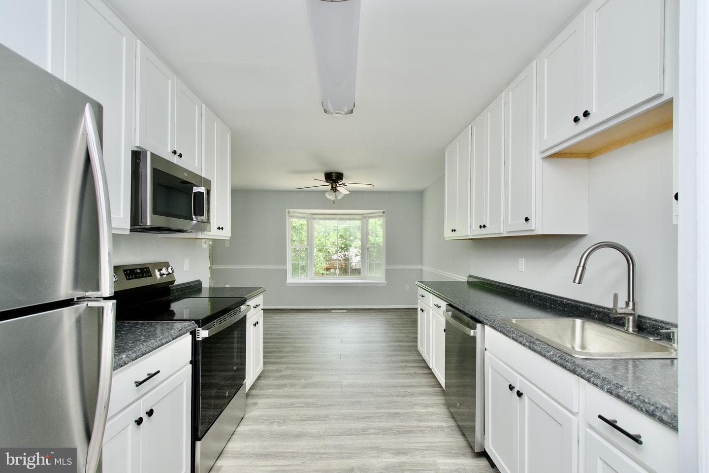10303 Broom Lane photo 13