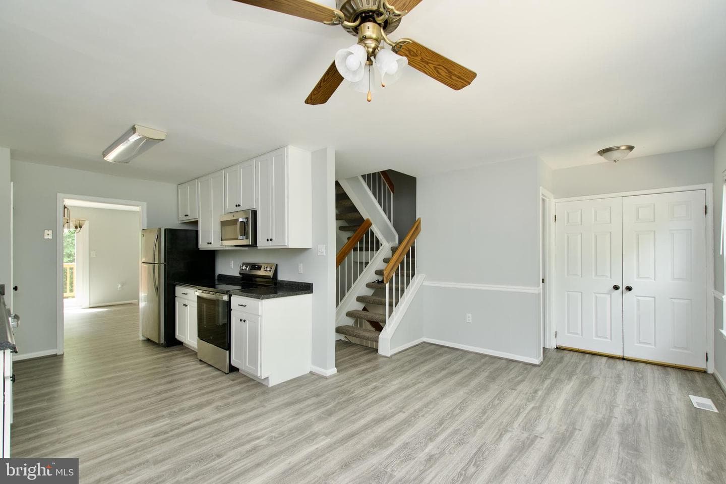 10303 Broom Lane photo 19