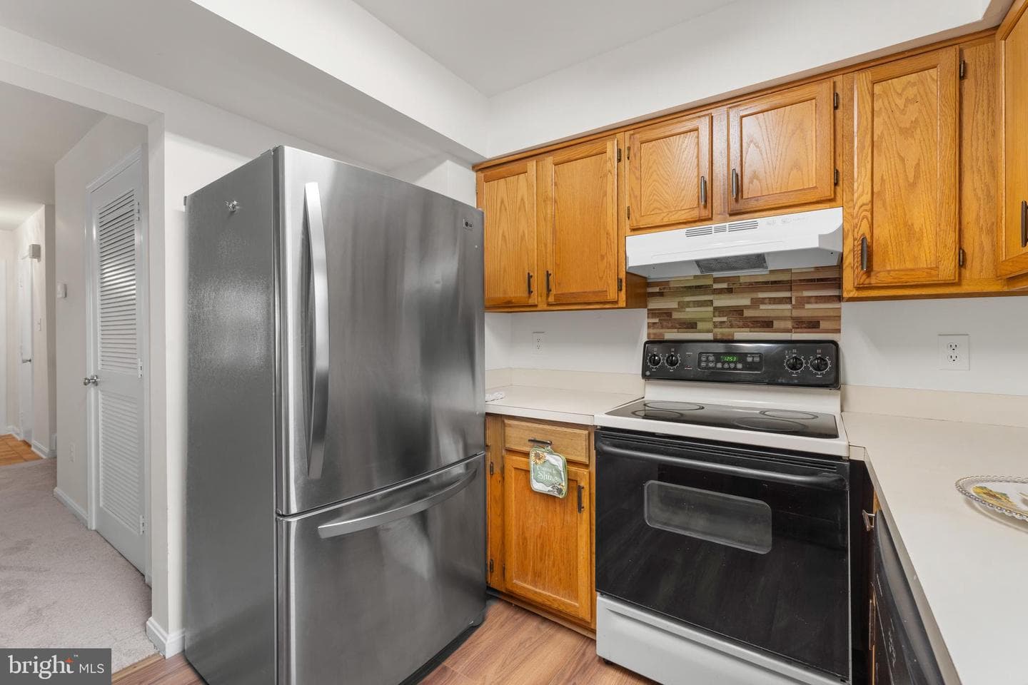1008 Hanbury Court photo 16