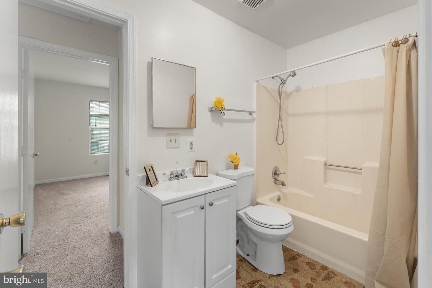 1008 Hanbury Court photo 29