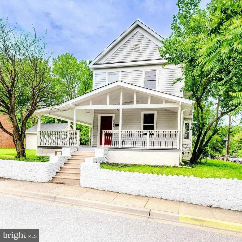 3608 Upshur Street photo 1