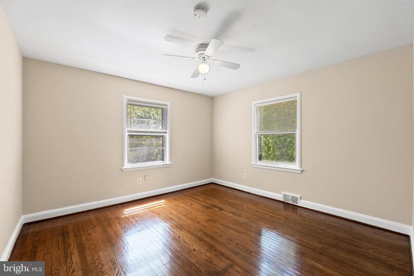 4419 Lakeview Drive photo 17