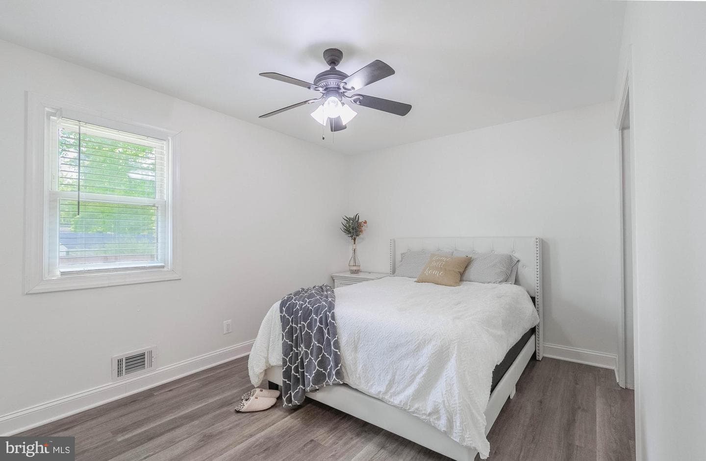 1815 Hollydale Road photo 18