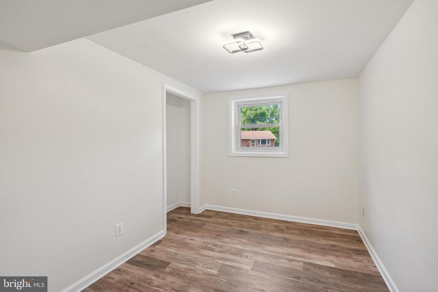 1815 Hollydale Road photo 29