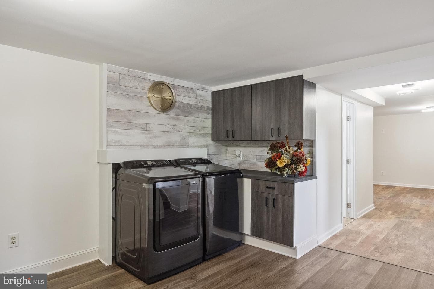 1815 Hollydale Road photo 34