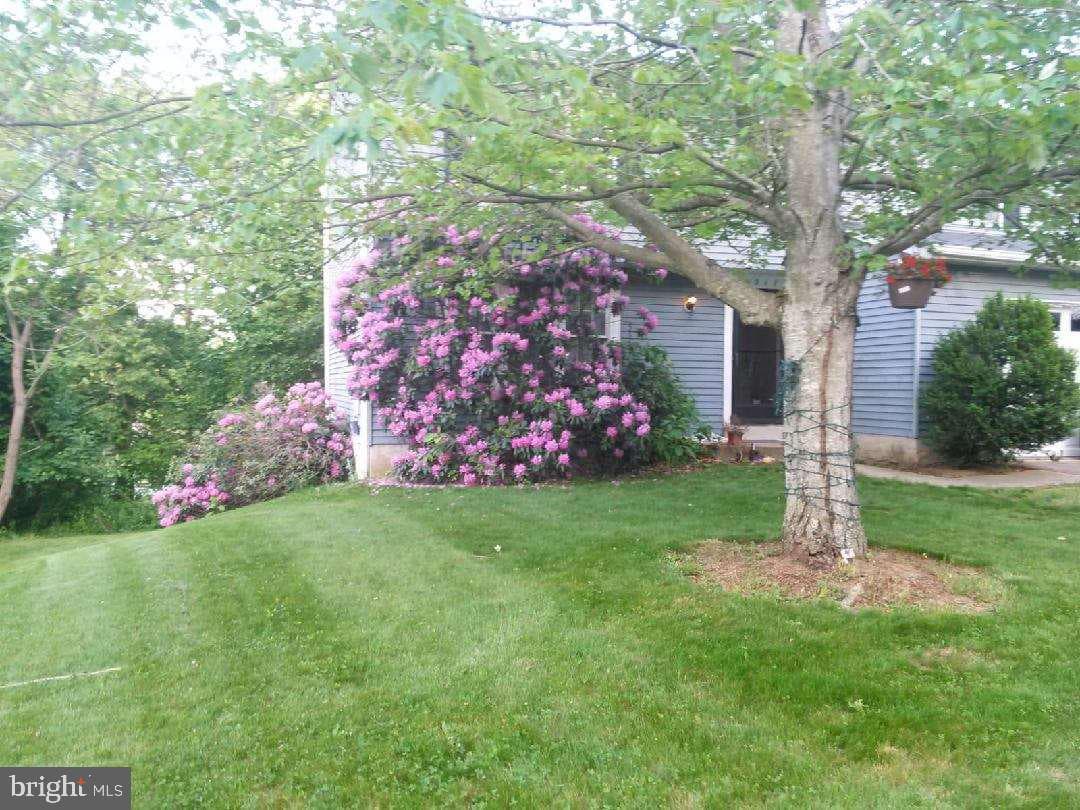 3317 Grayvine Lane photo 2