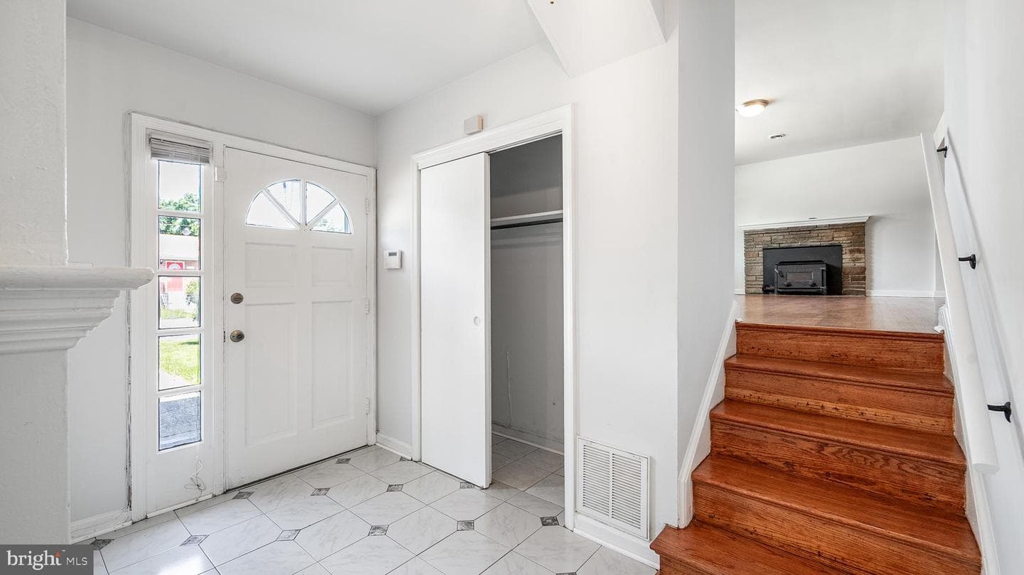 5909 Cable Avenue photo 3