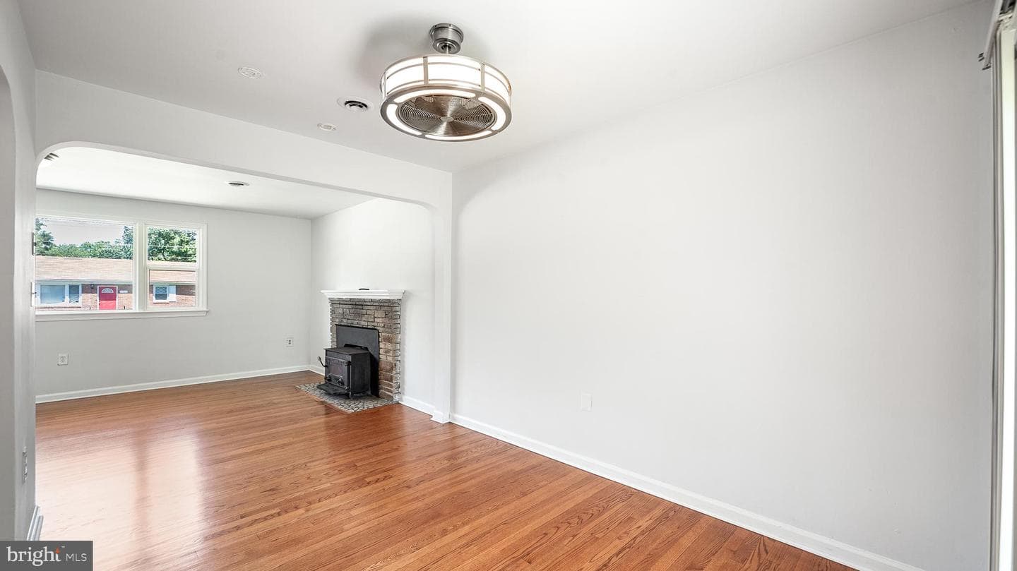 5909 Cable Avenue photo 7