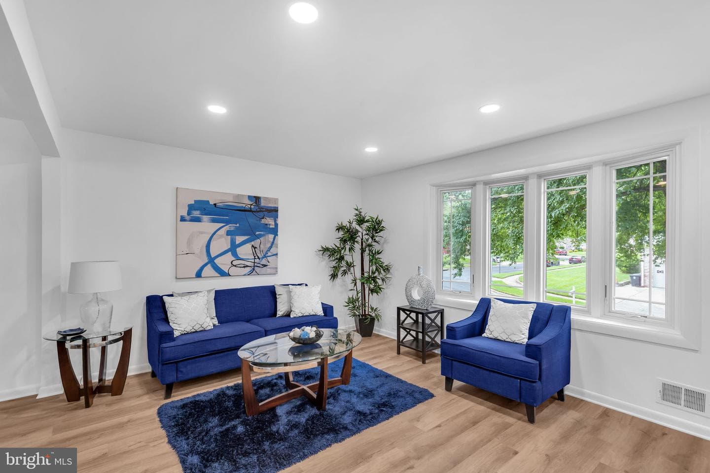 6913 Fulford Street photo 5