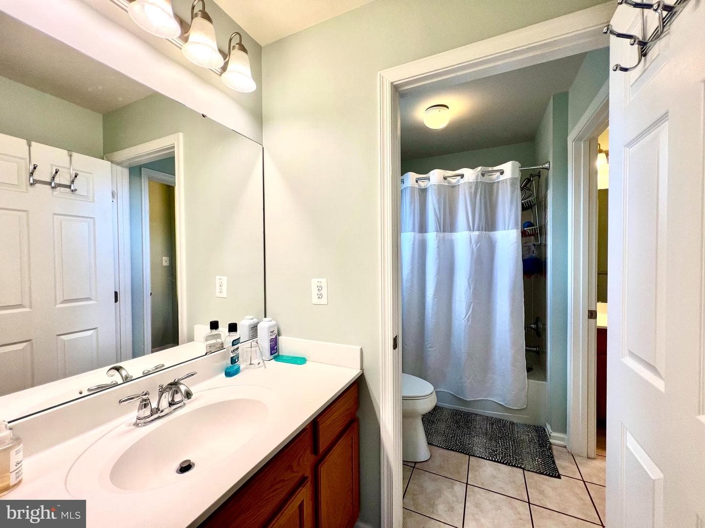 13501 Oaklands Manor Drive photo 32