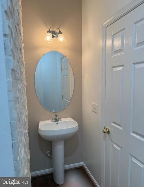2307 Brooke Grove Road photo 22
