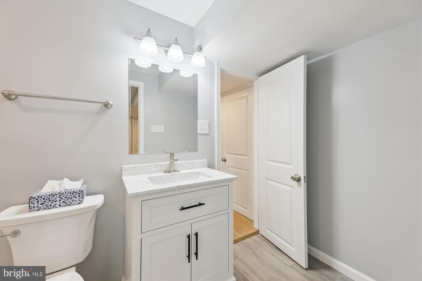 16401 Cambridge Court photo 22
