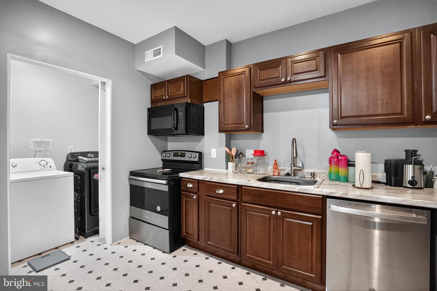 7009 Shagbark Court photo 40
