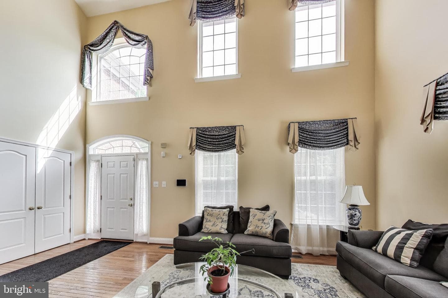 7009 Shagbark Court photo 5