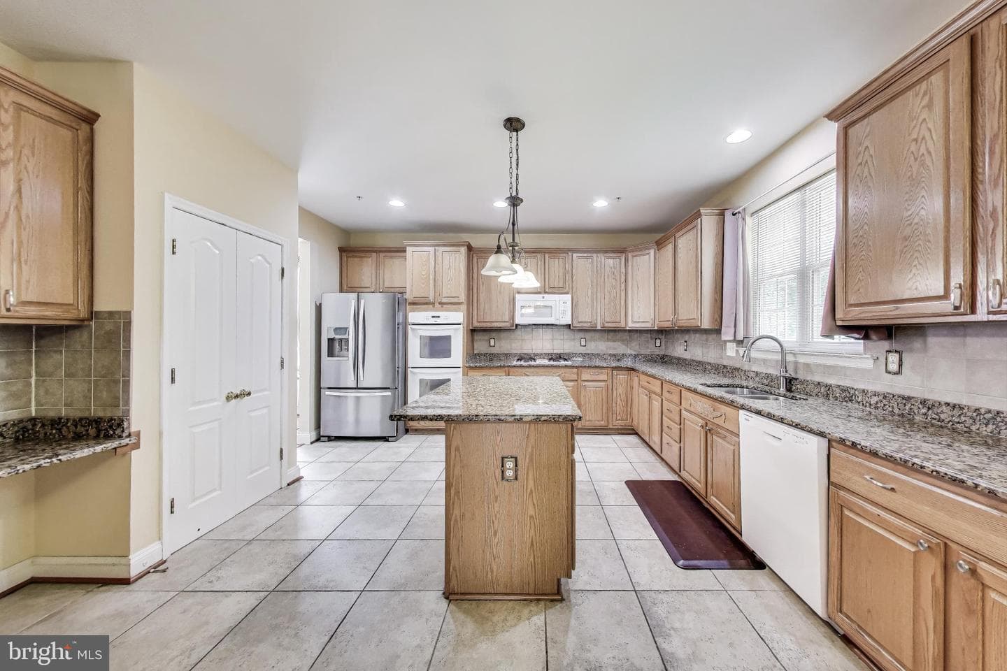7009 Shagbark Court photo 8