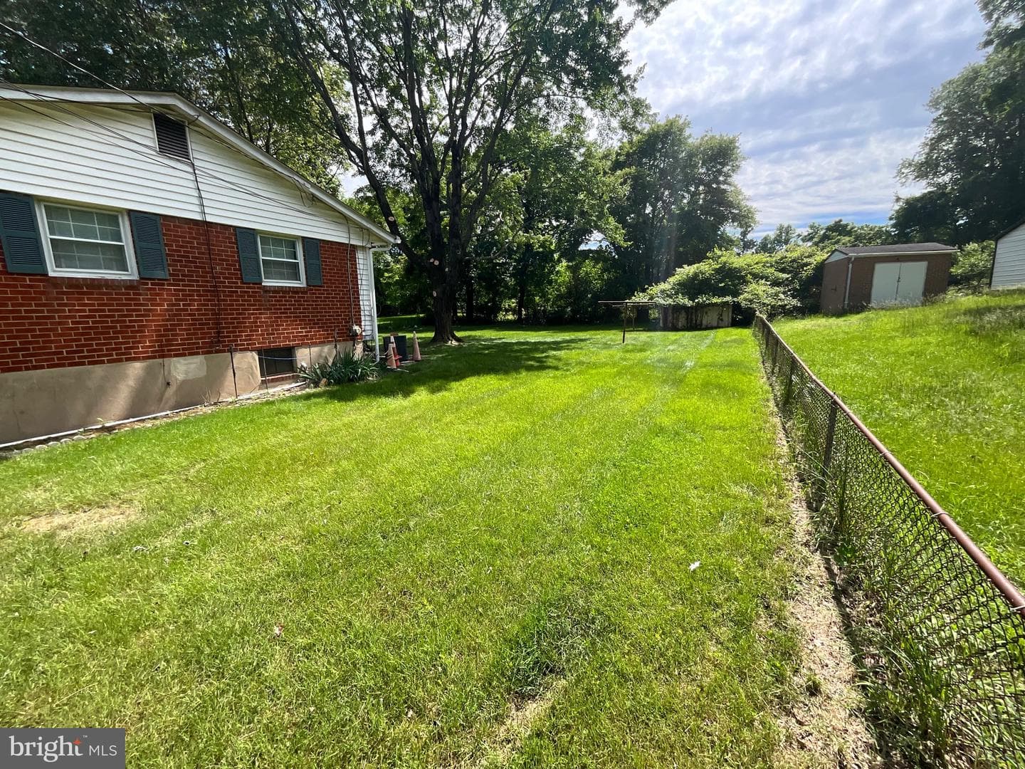 9505 Queensway Road photo 3