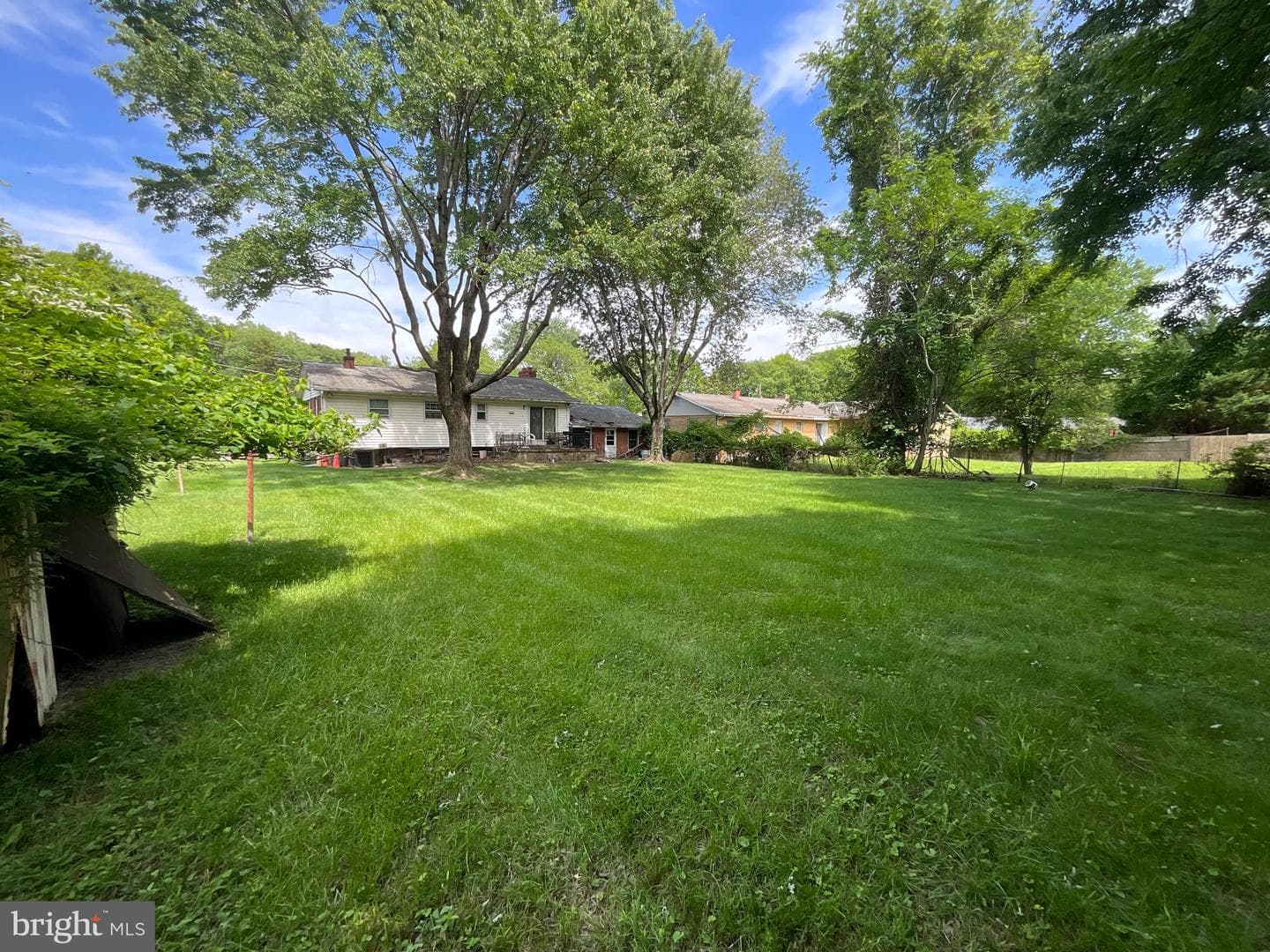 9505 Queensway Road photo 4