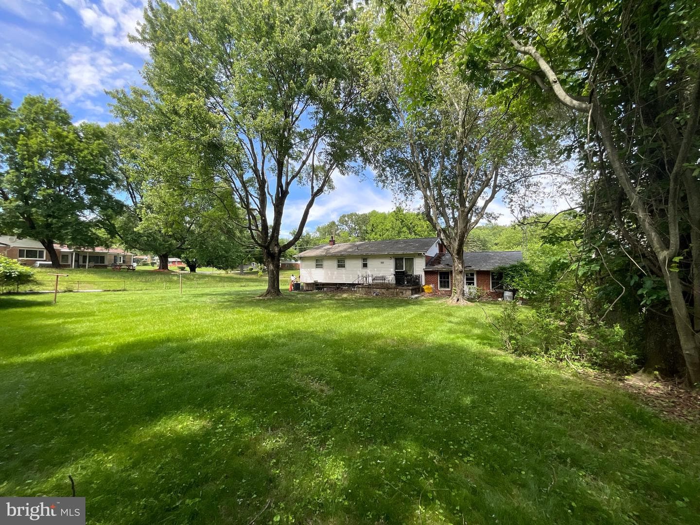 9505 Queensway Road photo 5