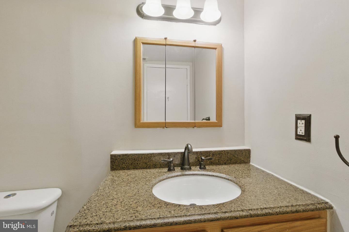 6994 Hanover Pkwy #100 photo 12