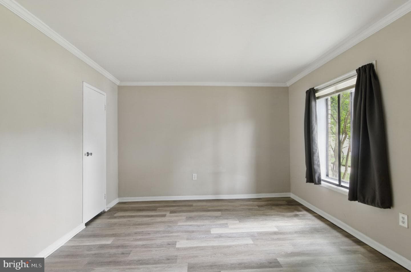 6994 Hanover Pkwy #100 photo 13