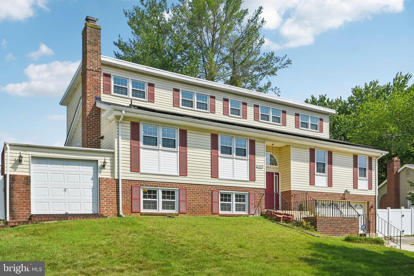 1005 Kings Tree Drive photo 3