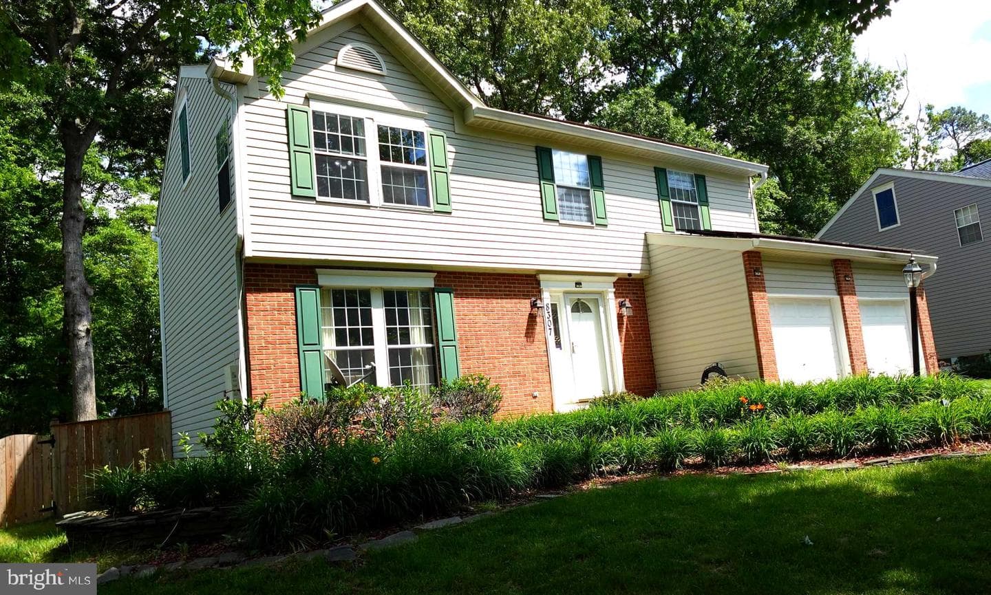 8307 Satinleaf Court photo 3