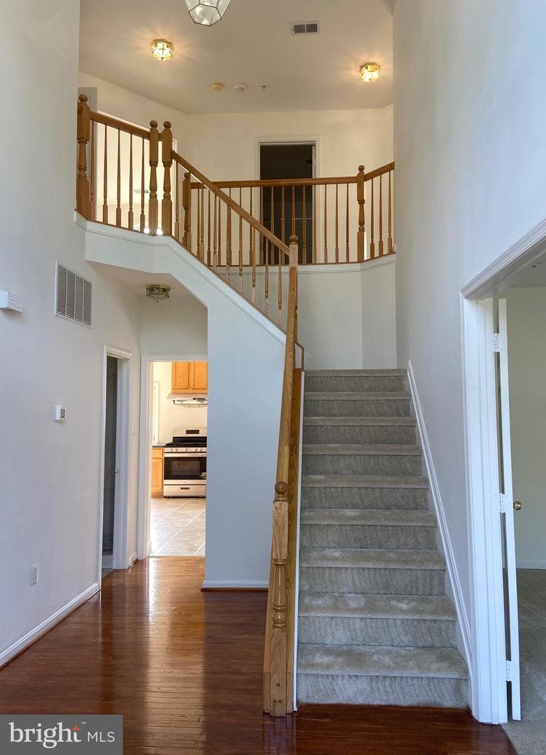 15227 Derbyshire Way photo 2
