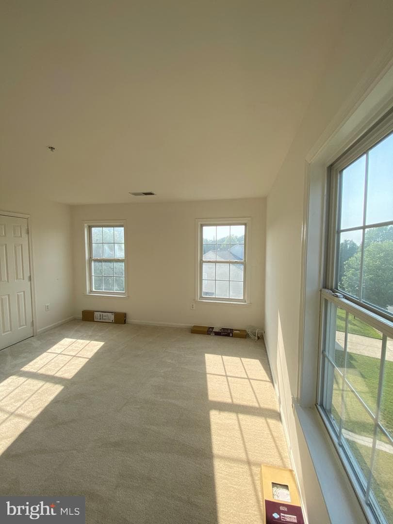 15227 Derbyshire Way photo 26