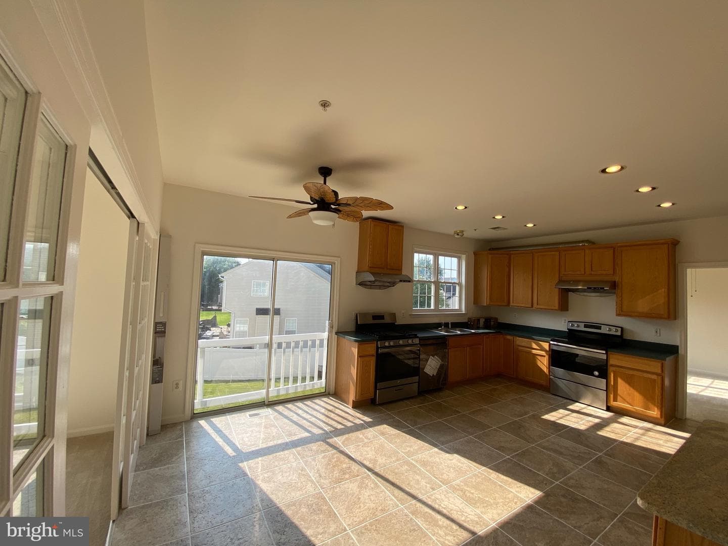 15227 Derbyshire Way photo 7