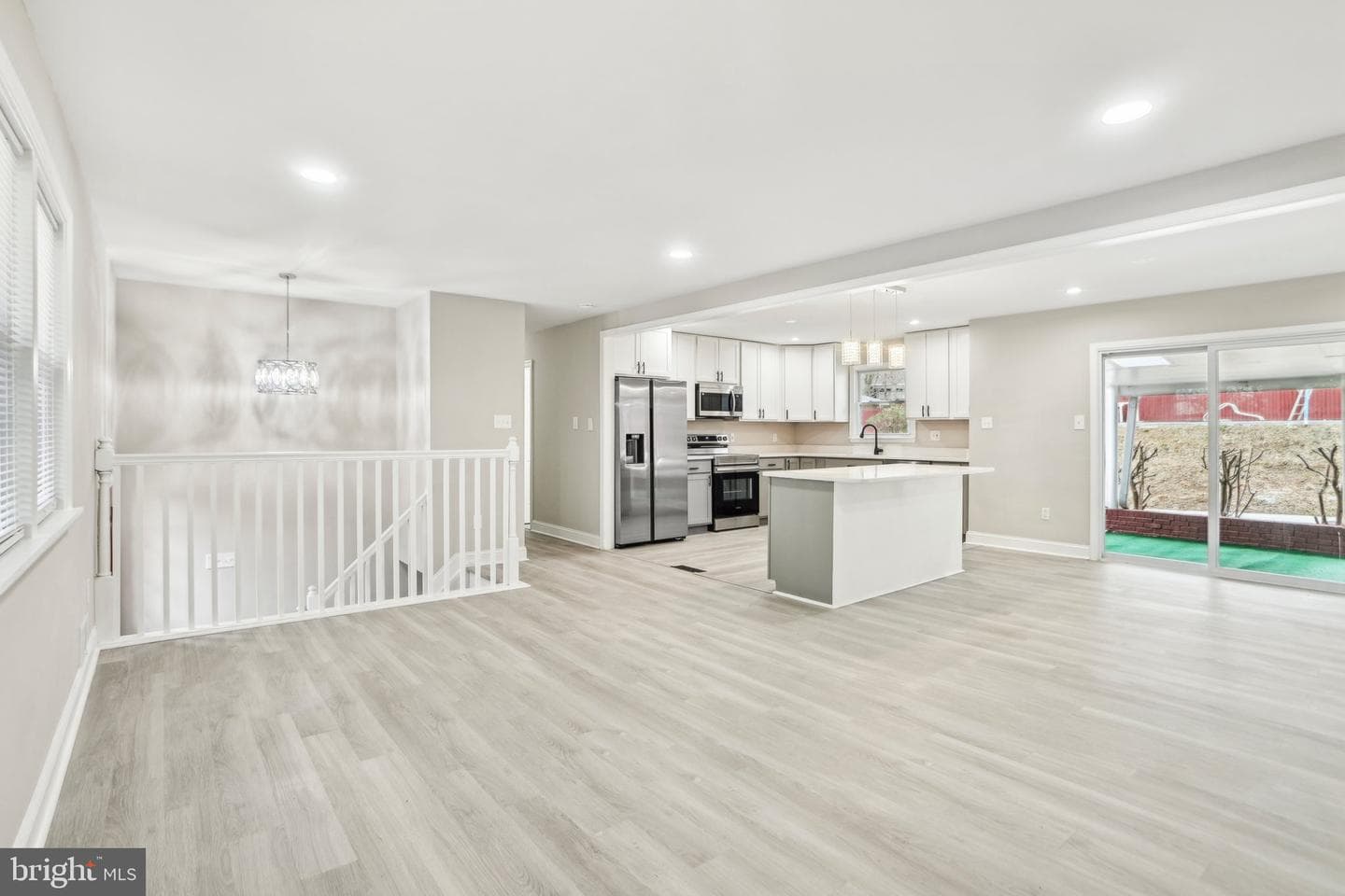 12816 Pine Tree Lane photo 12