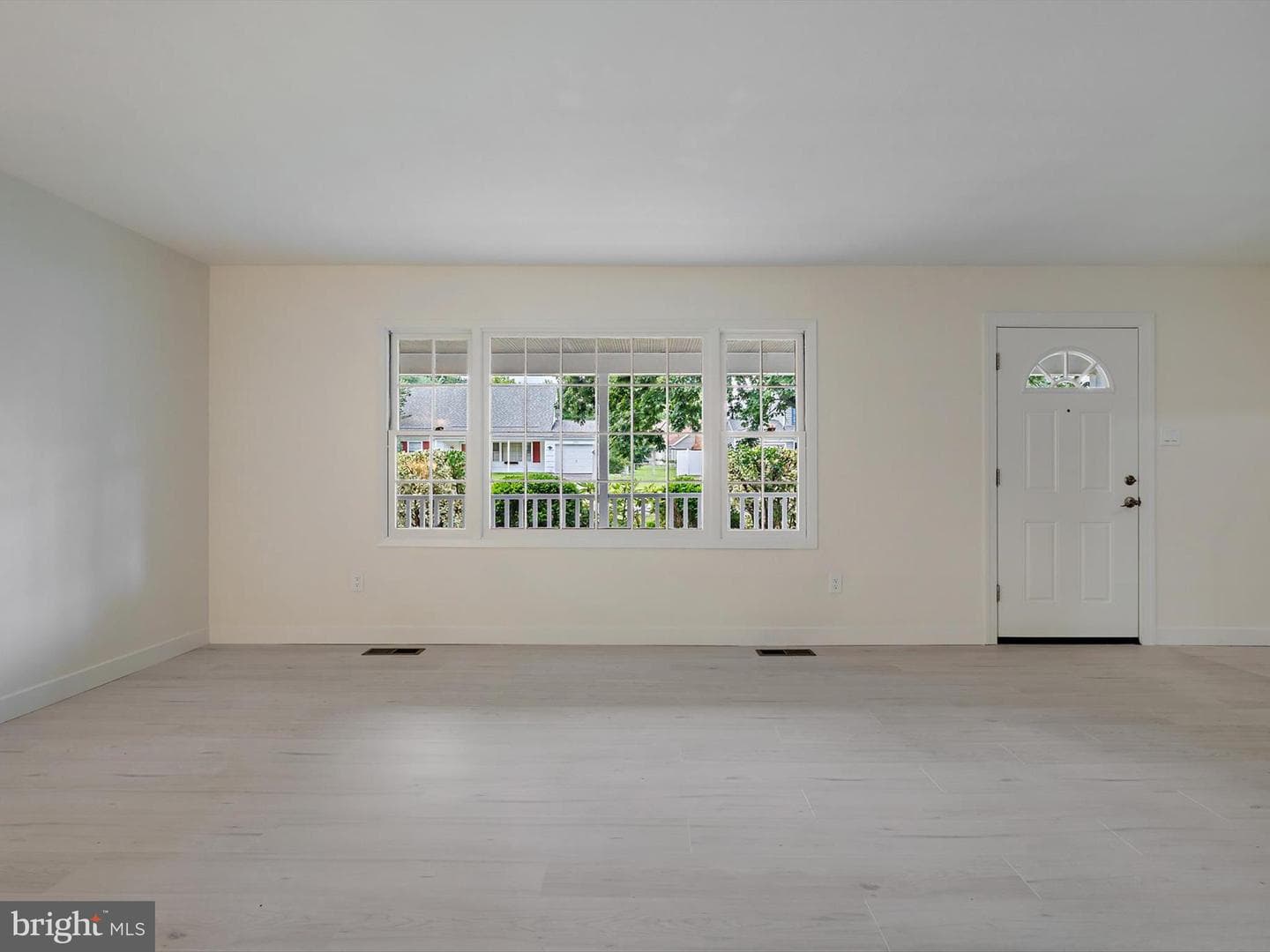 2207 Harwood Lane photo 8
