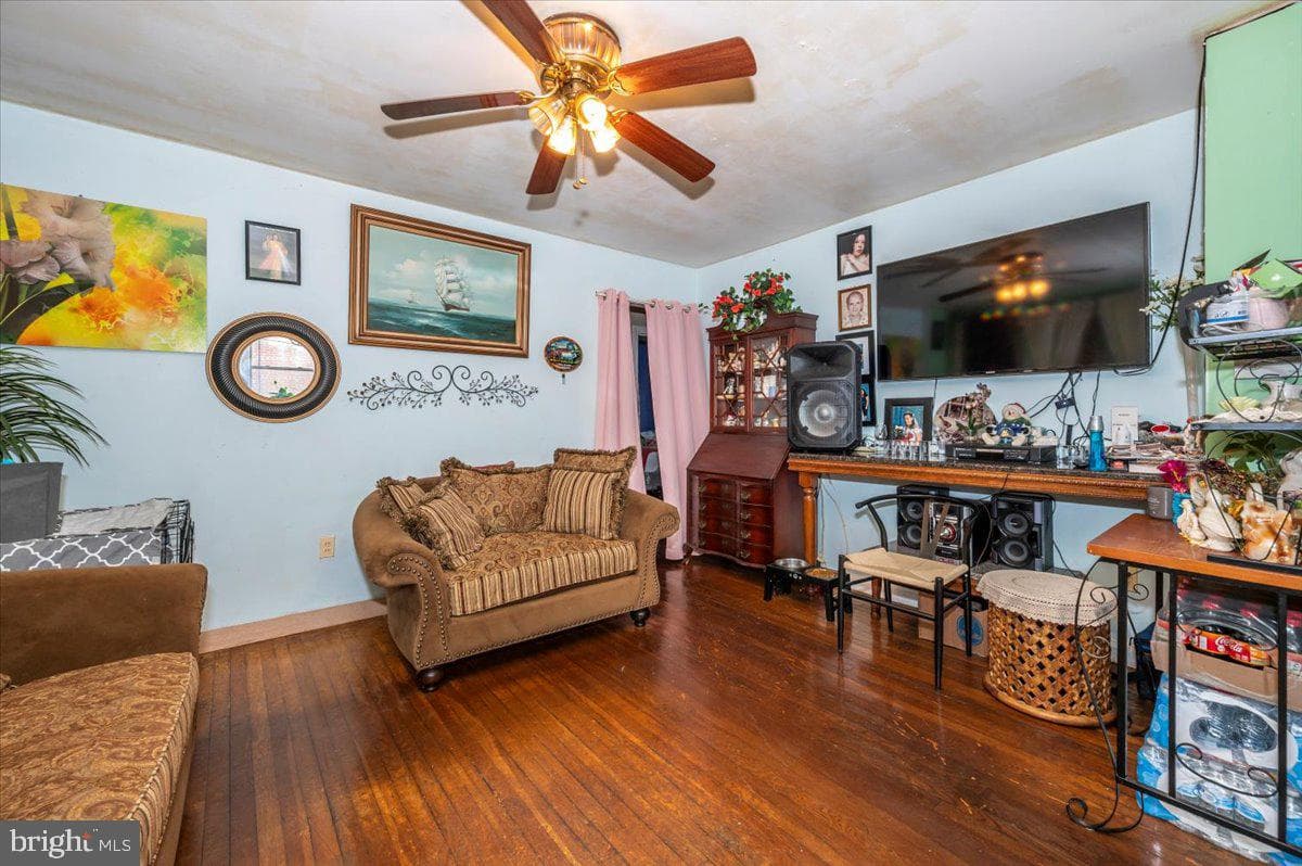6612 Stockton Lane photo 3