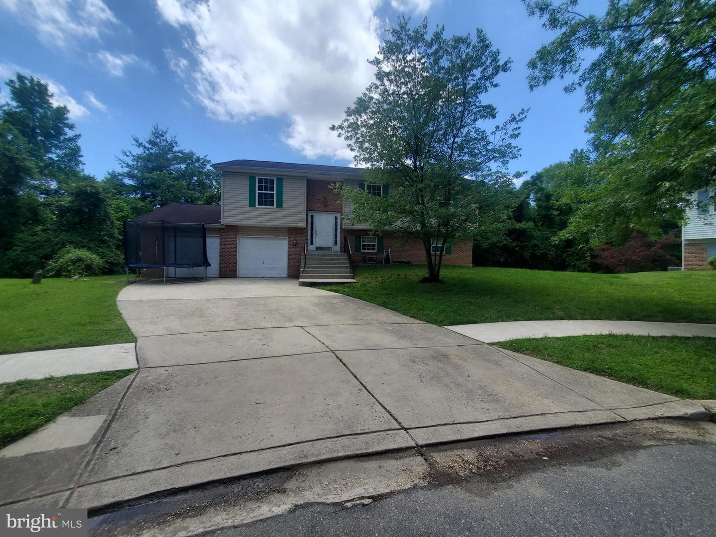 5502 Linwood Court photo 1