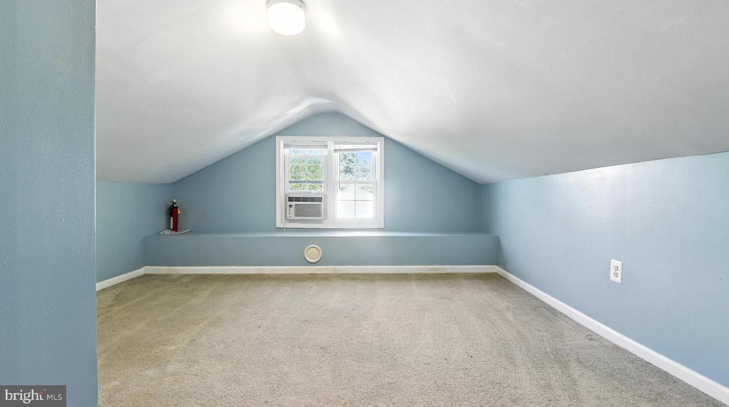6203 Longfellow Street photo 36