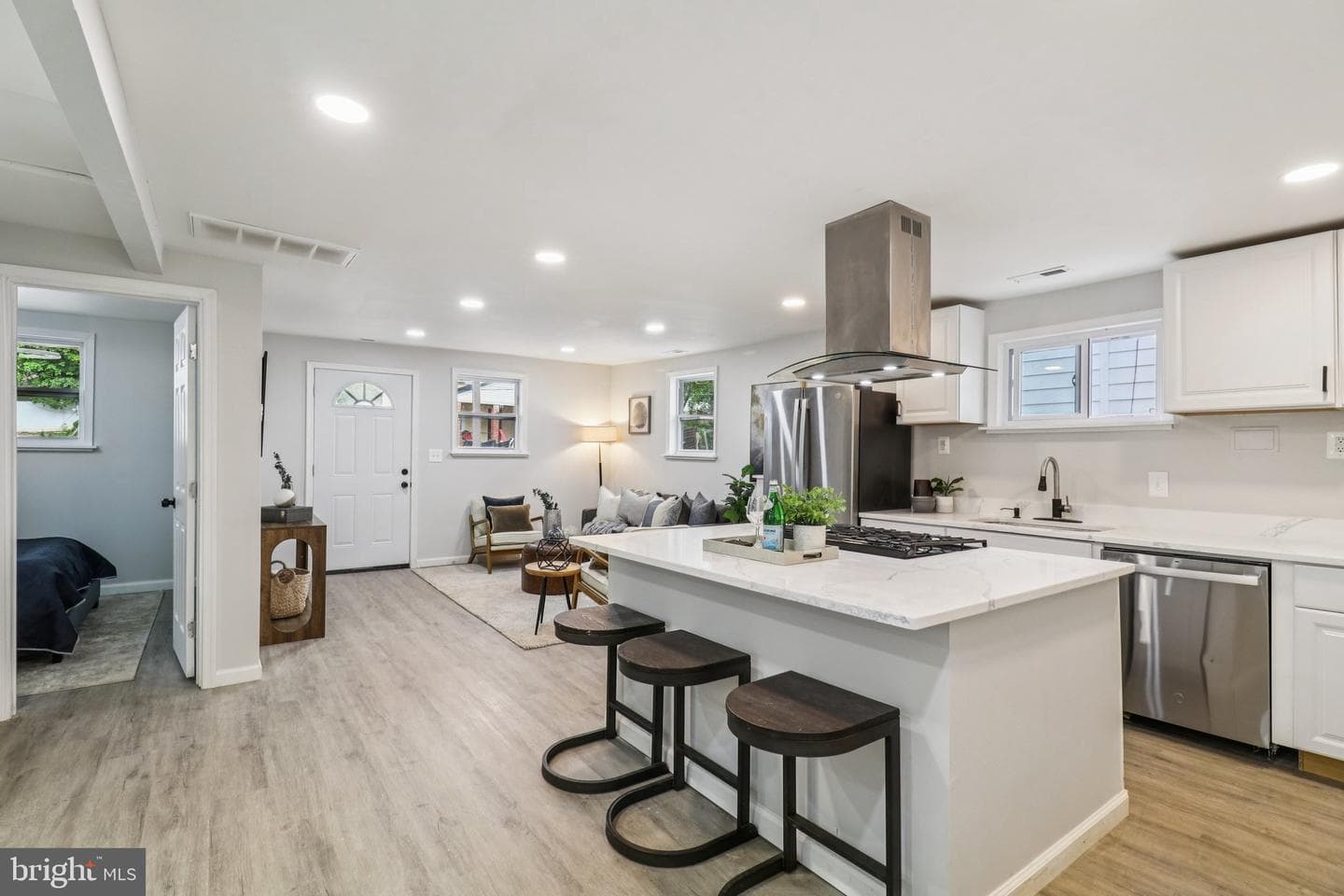 919 Mentor Avenue photo 21